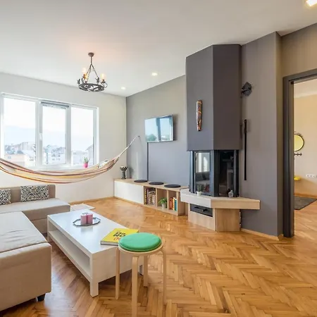Apartament Artistic & Spacious 2bd By Flat Mаnager *