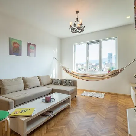 Artistic & Spacious 2bd By Flat Mаnager *