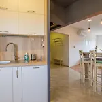 Appartamento Artistic & Spacious 2bd By Flat Mаnager