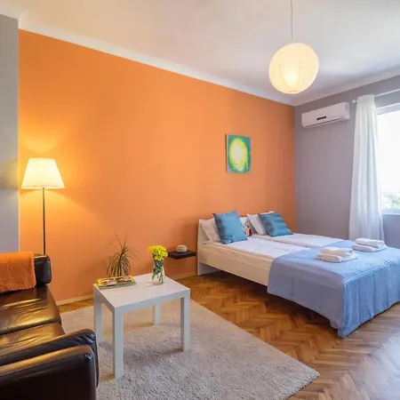 Artistic & Spacious 2bd By Flat Mаnager *