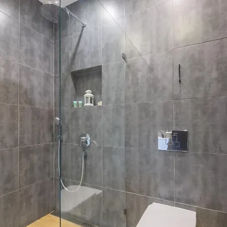 Artistic & Spacious 2bd By Flat Mаnager * 소피아