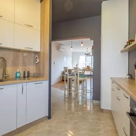 דירה Artistic & Spacious 2bd By Flat Mаnager סופיה