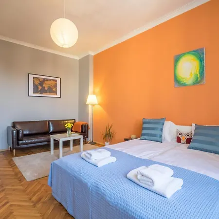 Artistic & Spacious 2bd By Flat Mаnager דירה