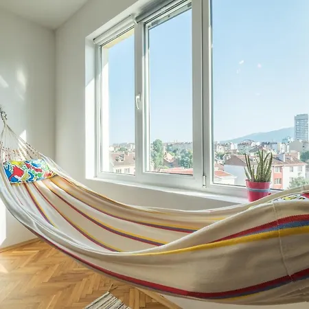 Artistic & Spacious 2bd By Flat Mаnager דירה