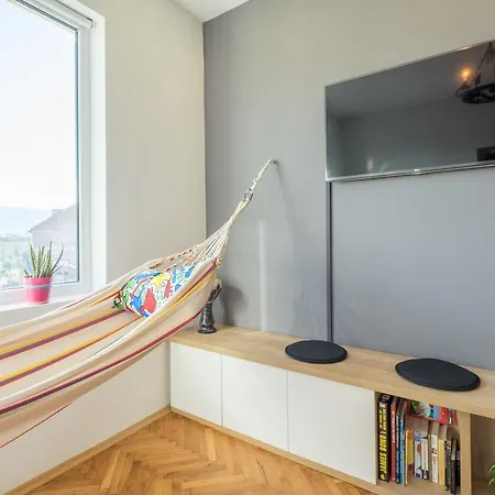 Artistic & Spacious 2bd By Flat Mаnager דירה