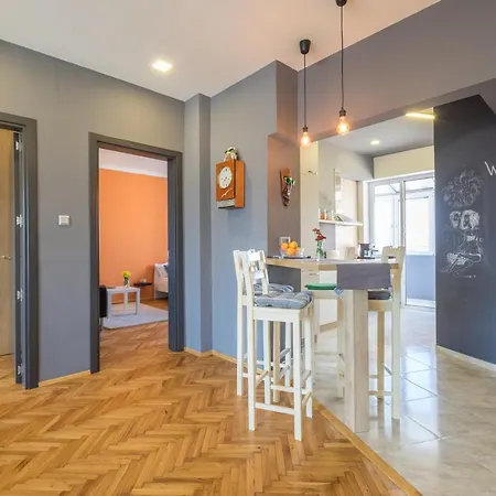 아파트 Artistic & Spacious 2bd By Flat Mаnager 소피아